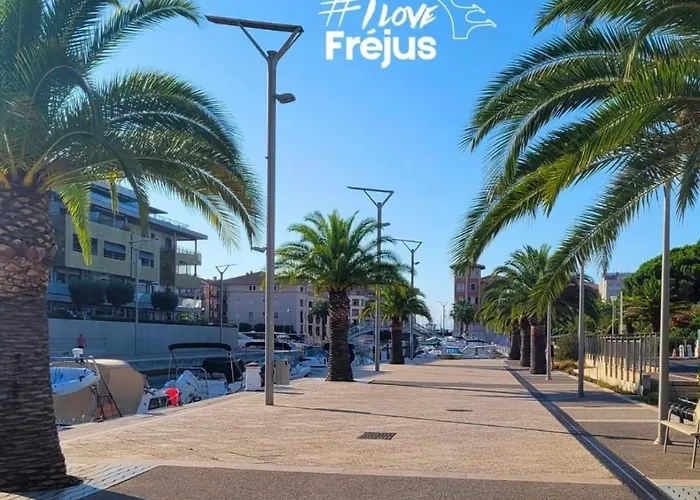 T2/t3 Duplex A Port Proche De La Fréjus